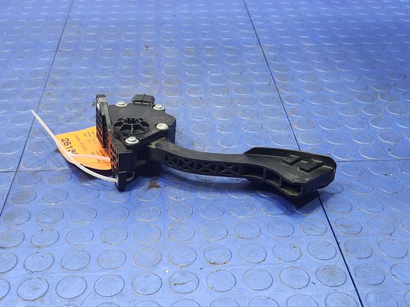 2011-2015 Toyota Prius Accelerator Pedal Assembly w/ Sensor OEM 78110-12050