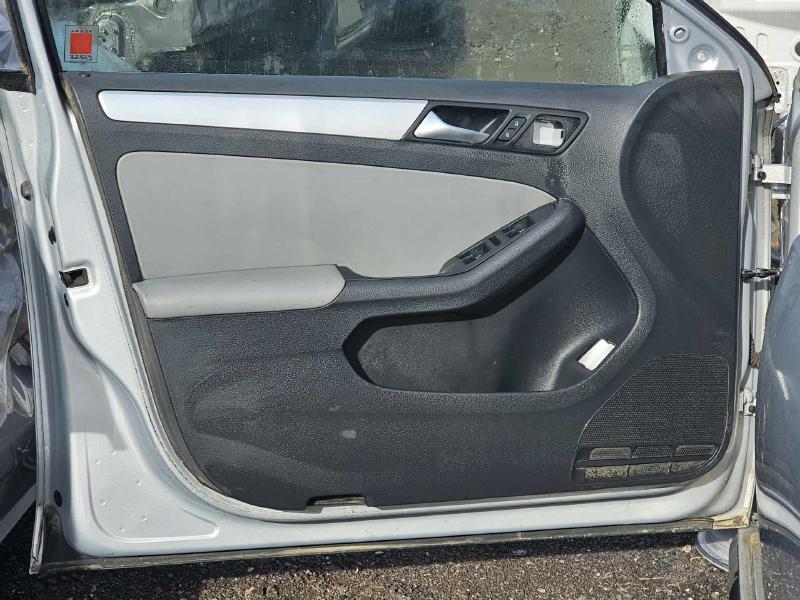 2013 Volkswagen Jetta Front Door Trim Panel