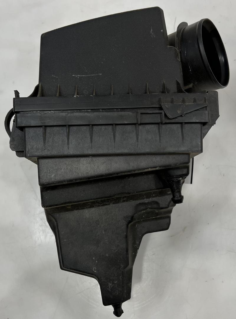 2013 - 2016 Lincoln MKZ Air Cleaner Box Assembly OEM DP5Z9A600C DP5Z9661C