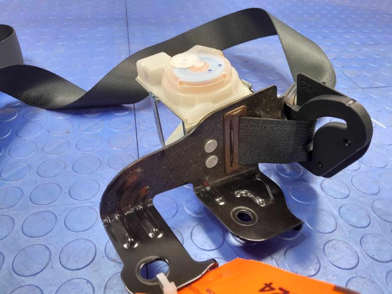 2016 Subaru Legacy Rear Seat Belt