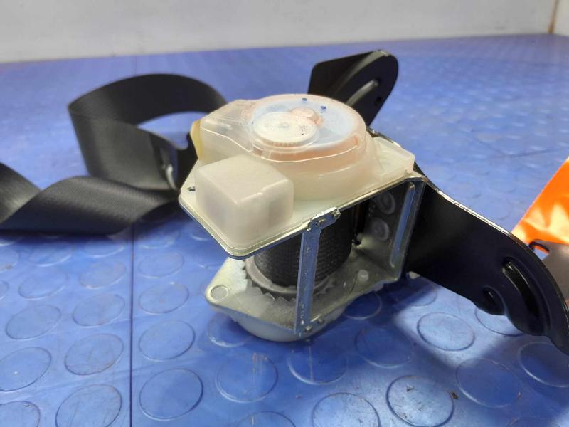 2016 Subaru Legacy Rear Seat Belt