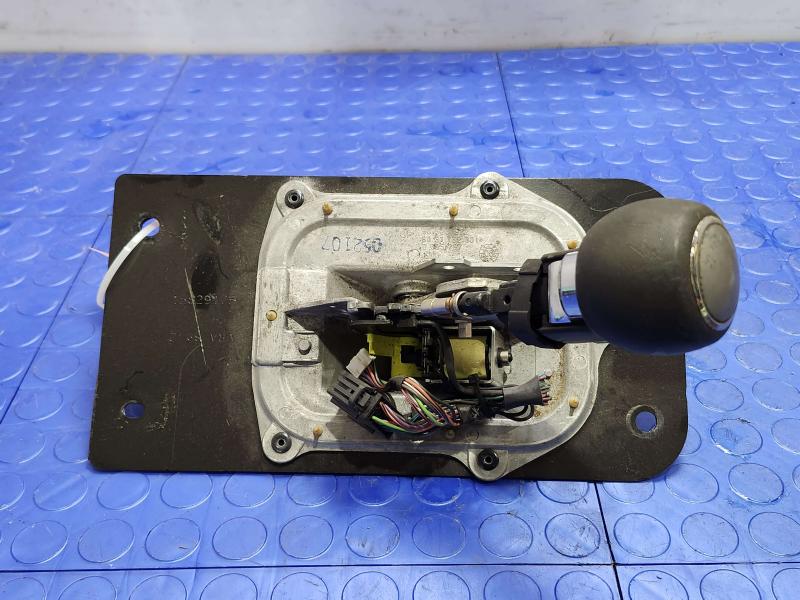 2007-2009 Pontiac Solstice Automatic Gear Shifter Assembly OEM 20756032 90523972 15829175