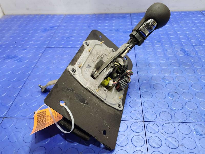 2007-2009 Pontiac Solstice Automatic Gear Shifter Assembly OEM 20756032 90523972 15829175