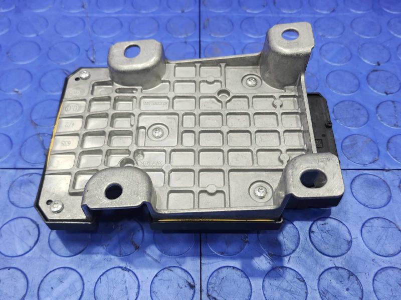 2017-2018 Audi Q7 Air Ride Suspension Control Module Genuine OEM 4M0907777G