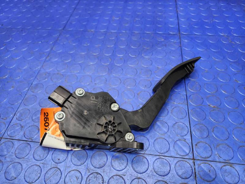 2015-2019 Subaru Legacy Outback Accelerator Pedal Genuine OEM Part 36010AL090