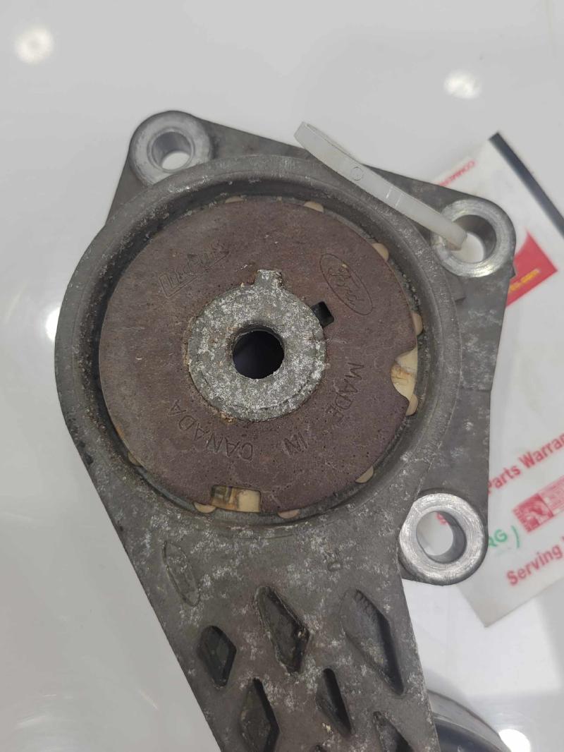 2004 Lincoln Navigator Engine Belt Tensioner
