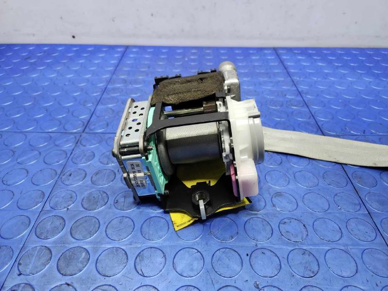2015 Audi A4 Front Seat Belt