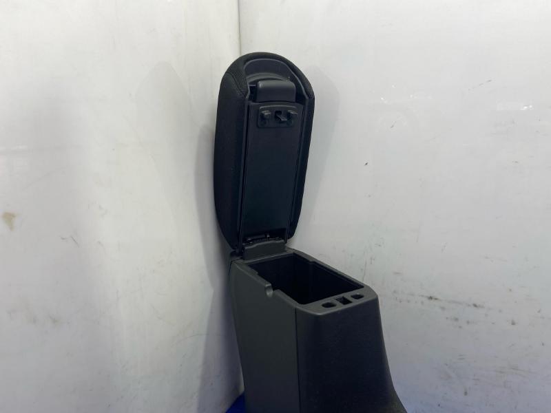 2021 Jeep Renegade Front Console