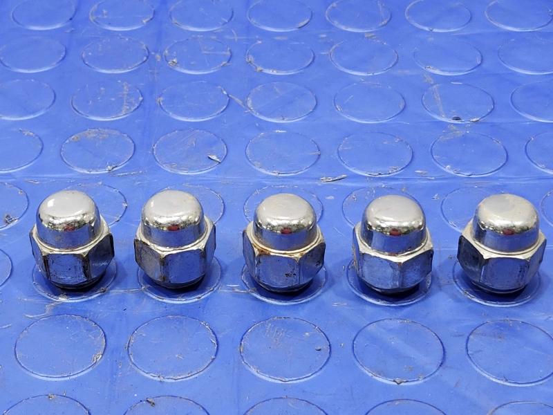 2014 Infiniti QX60 Lug Nuts