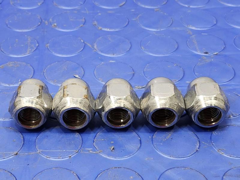 2014 Infiniti QX60 Lug Nuts