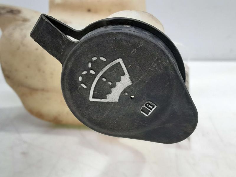 2006-2011 Cadillac DTS Windshield Washer Fluid Reservoir Assembly OEM 10367083