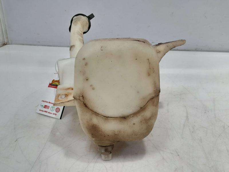 2006-2011 Cadillac DTS Windshield Washer Fluid Reservoir Assembly OEM 10367083