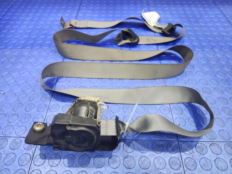 2004 Ford Explorer Rear Seat Belt