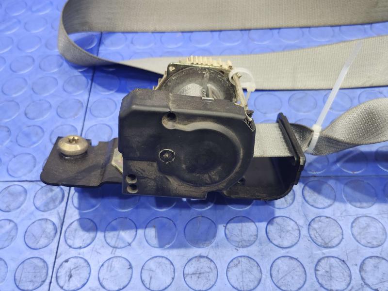 2004 Ford Explorer Rear Seat Belt