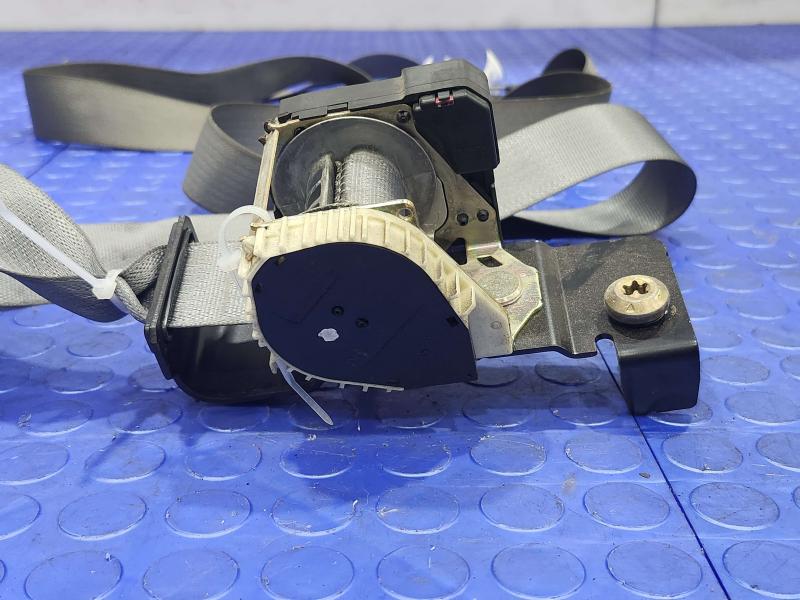 2004 Ford Explorer Rear Seat Belt