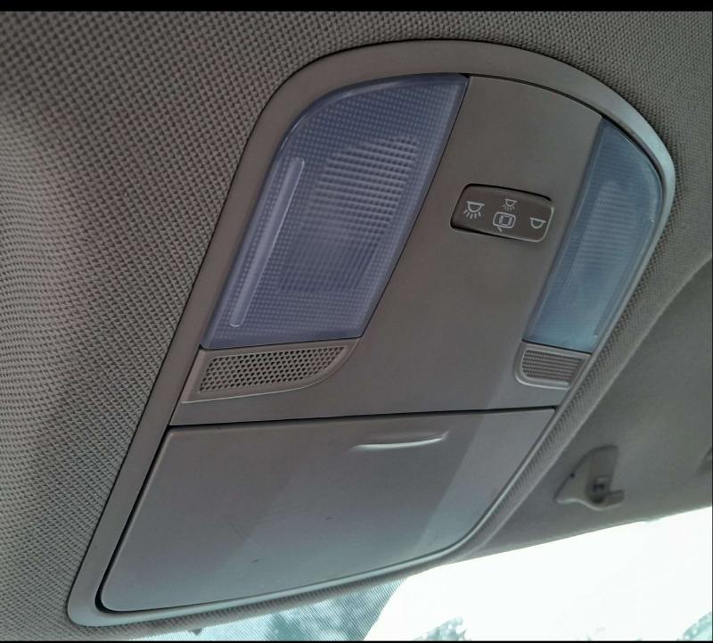 2018 Hyundai Elantra Front Console
