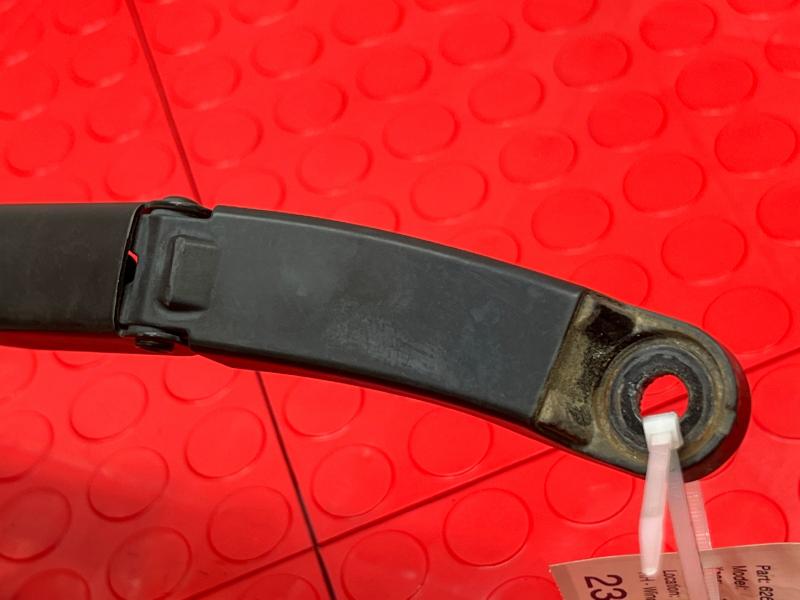 2012 Ford Taurus Wiper Arm