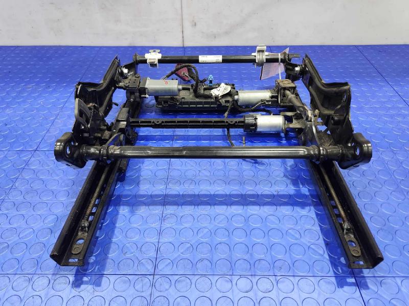 2012 Mercedes ML-Class Seat Track