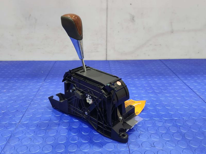 2007-2011 Toyota Camry Automatic Gear Shifter Assembly Genuine OEM 33560-06060