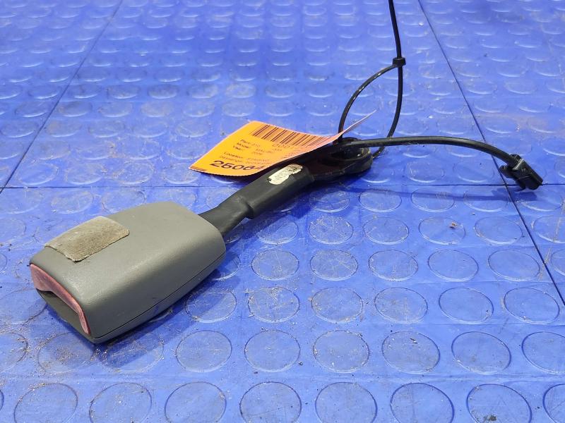 2009 Chevrolet Malibu Front Seat Belt