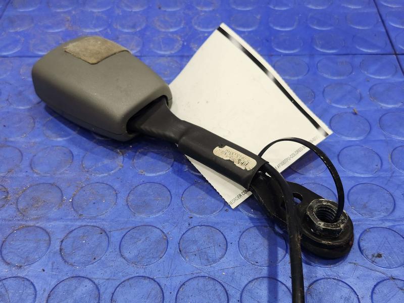 2009 Chevrolet Malibu Front Seat Belt