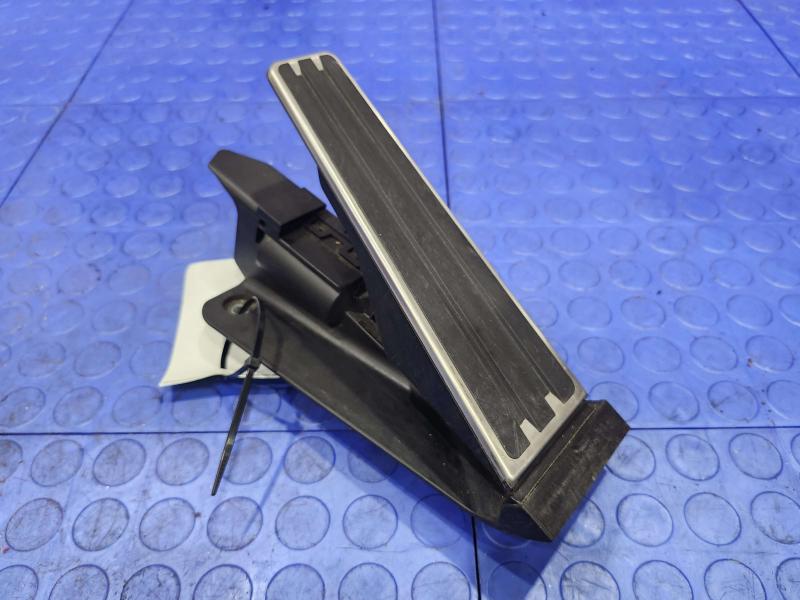 2010-2016 Porsche Panamera 970 Accelerator Pedal Assembly OEM 97042302101