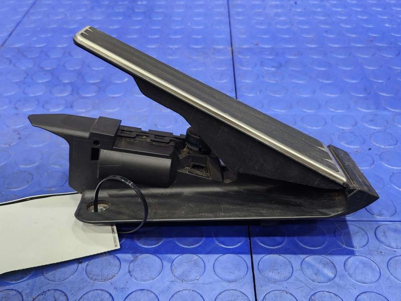 2010-2016 Porsche Panamera 970 Accelerator Pedal Assembly OEM 97042302101