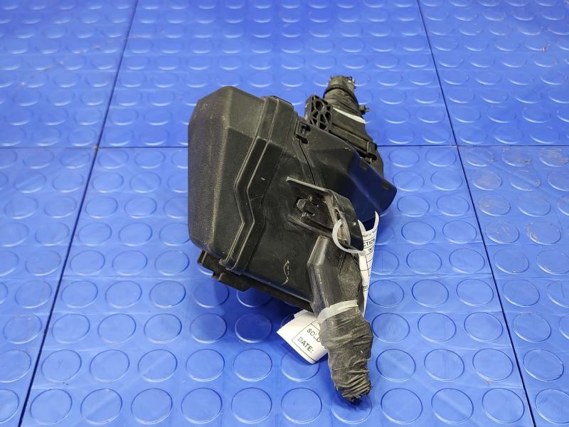 2015 Toyota Prius Engine Fuse Box