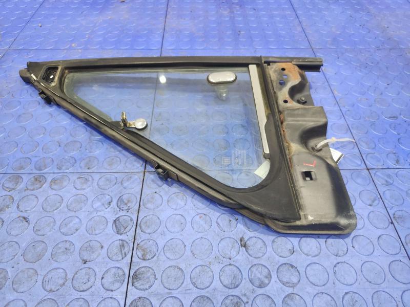 1992 Isuzu NPR Front Vent Glass/Window