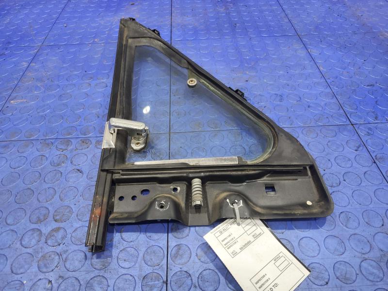 1992 Isuzu NPR Front Vent Glass/Window