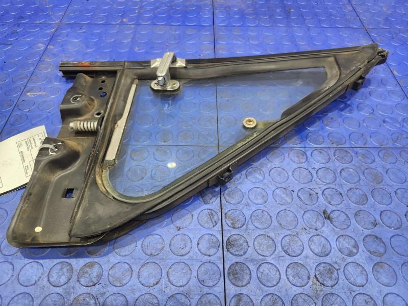 1992 Isuzu NPR Front Vent Glass/Window