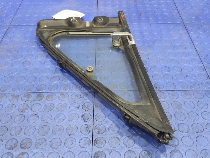 1992 Isuzu NPR Front Vent Glass/Window
