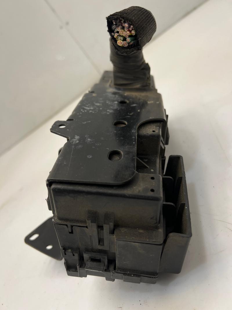 2009 Ford Escape Hybrid Engine Bay Fuse Relay Box Assembly OEM 9M6Z14290GA