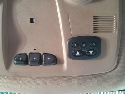 2010 Buick Enclave Front Console