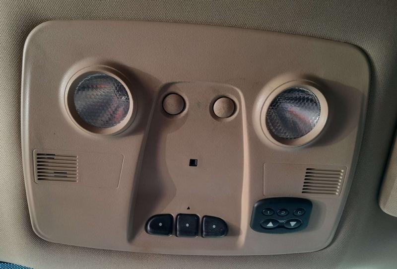 2010 Buick Enclave Front Console