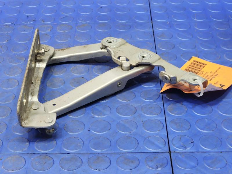 2006 Mercedes CLS-Class Hood Hinge