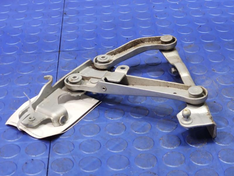 2006 Mercedes CLS-Class Hood Hinge