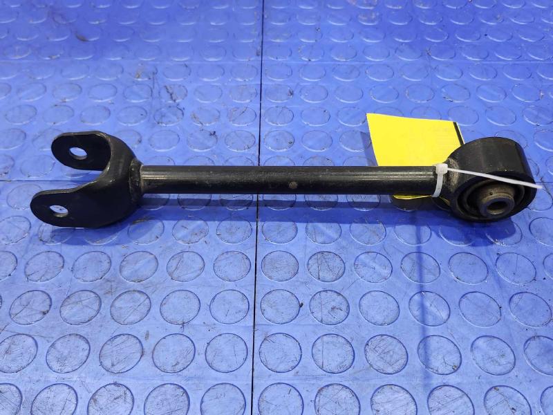2016 Toyota Prius Lower Control Arm Rr
