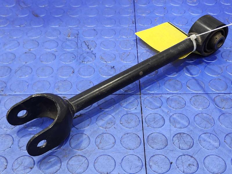 2016 Toyota Prius Lower Control Arm Rr