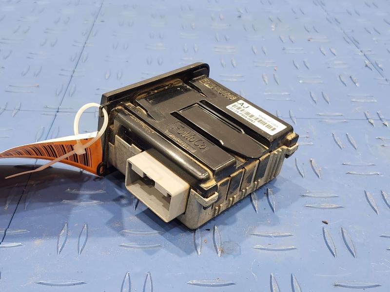 2012 Ford F-250 Super Duty Trailer Brake Controller