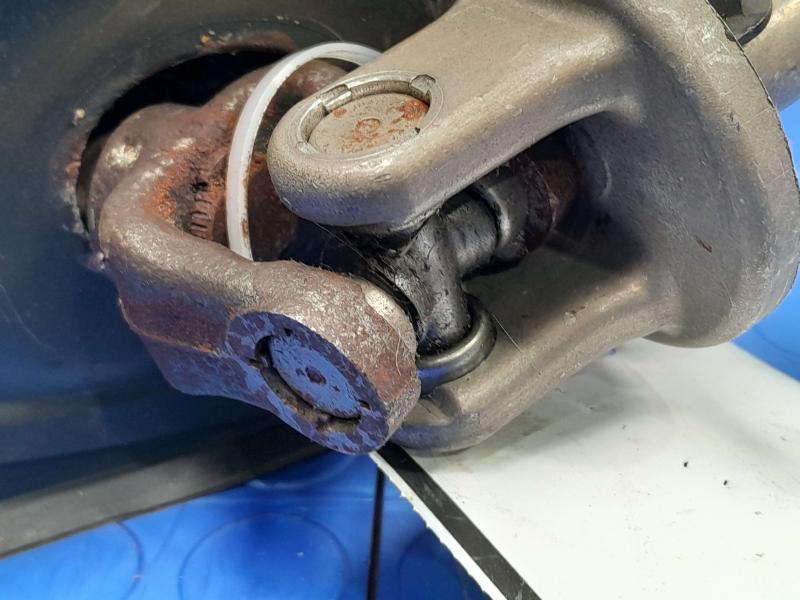 2013 Cadillac Escalade Steering Coupler