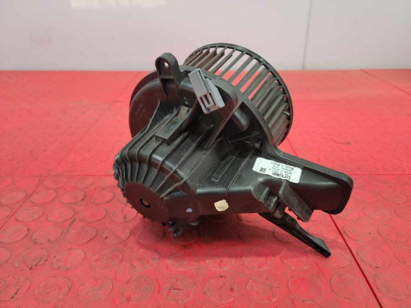 2013 GMC Yukon Blower Motor