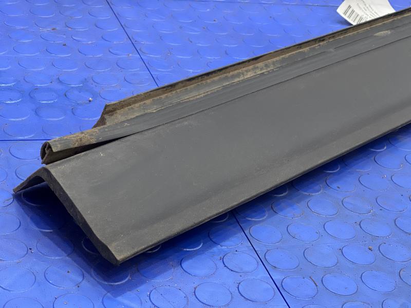 2011 Ford Explorer Rocker Moulding