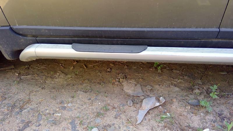 2003 - 2012 Volvo XC90 Front Door Molding Lower LH Driver Side Black OEM 30698451