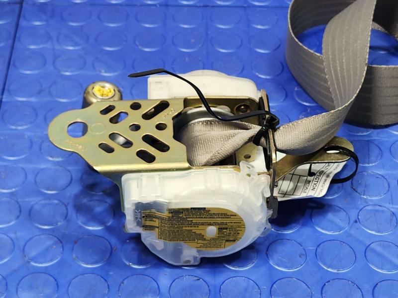 2002 Toyota Camry Front Seat Belt