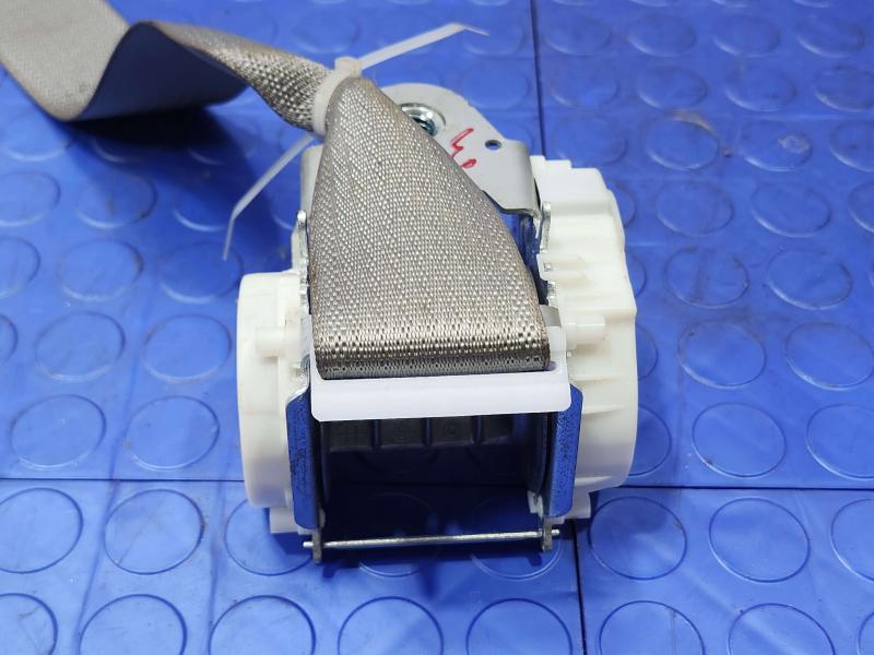 2012 GMC Yukon Rear Seat Belt