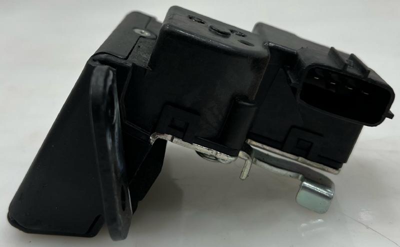 2014 - 2019 Kia Soul 812302W000 Tail Gate Latch Assembly OEM