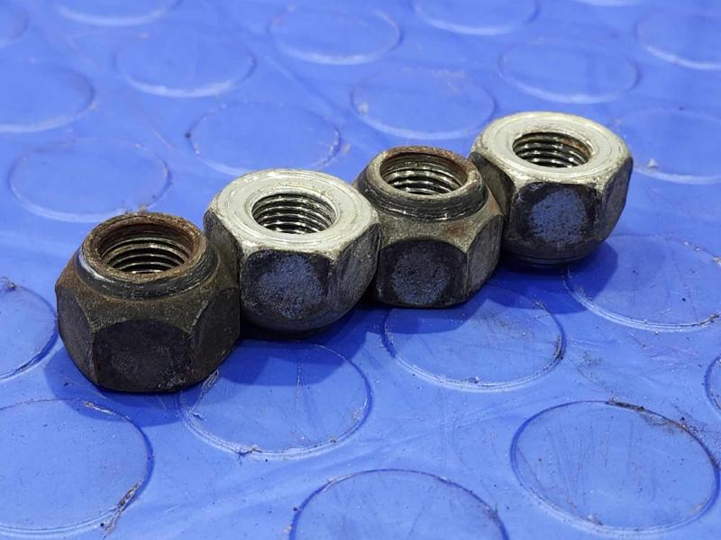 2014 Nissan Versa Lug Nuts