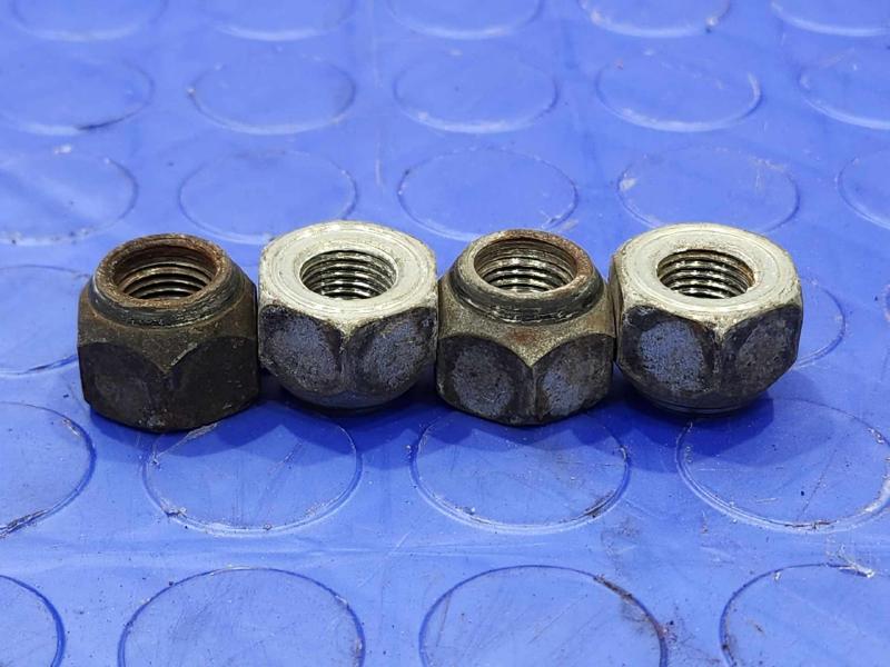 2014 Nissan Versa Lug Nuts