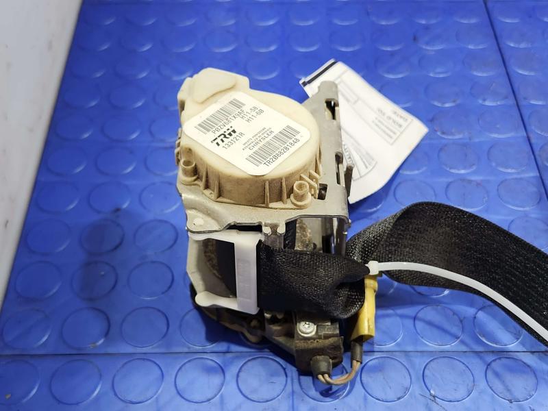 2012 Chrysler Town & Country Front Seat Belt